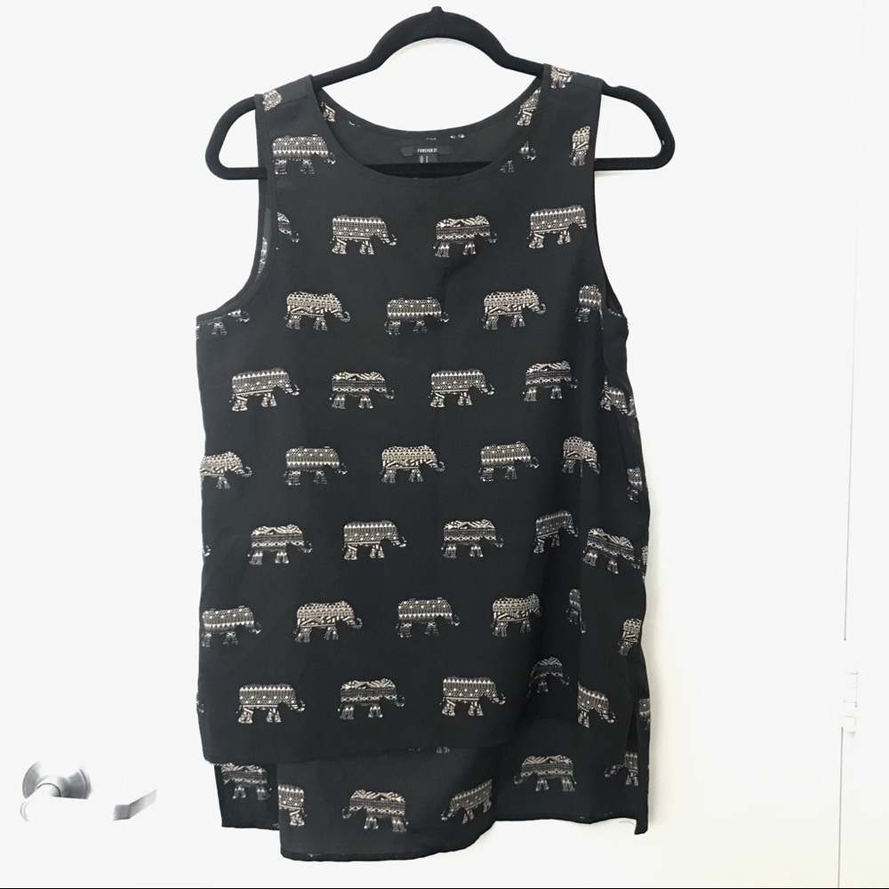 Forever 21 women’s elephant print sleeveless blouse in black and tan size S